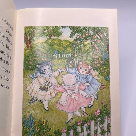 1980s Kitty Cucumber notebook and illustrated book, NWT - Picture 11 of 12